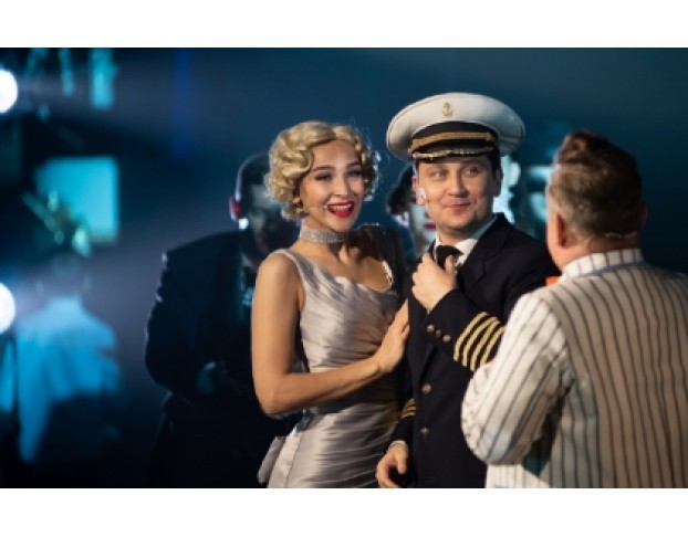 в Джазе Только Девушки