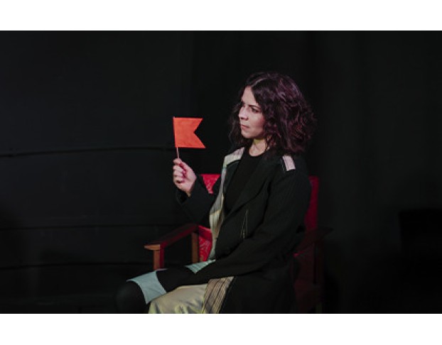 Пинать Мужа Нежно