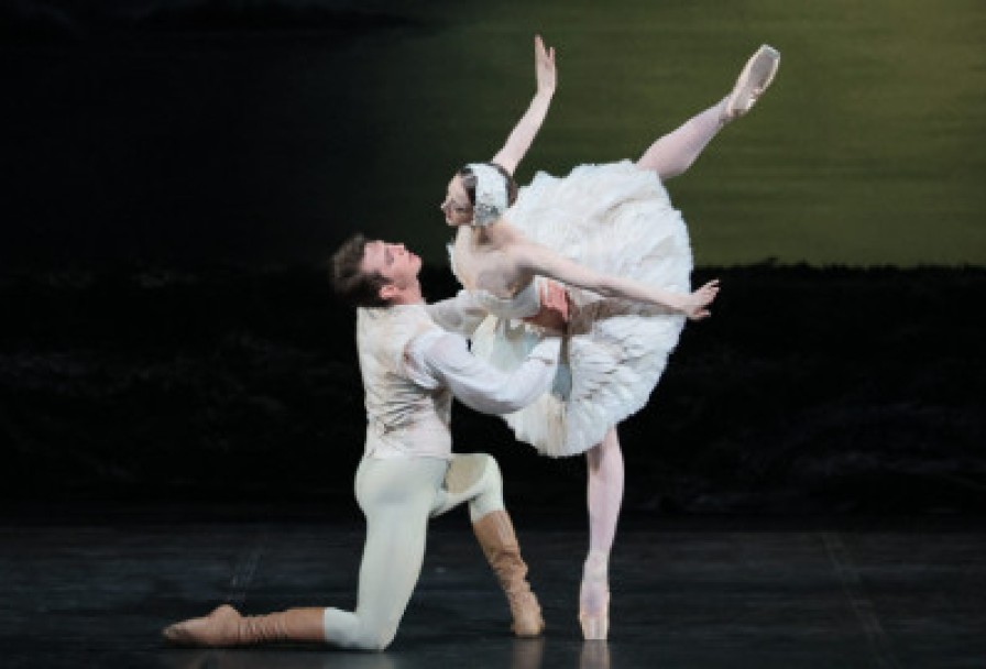 Лебединое Озеро