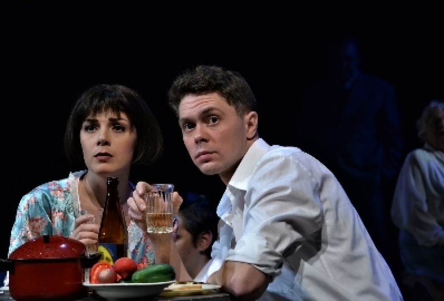 Муж и Жена Снимут Комнату