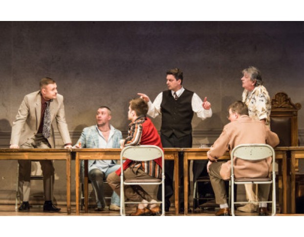 12 Разгневанных Мужчин