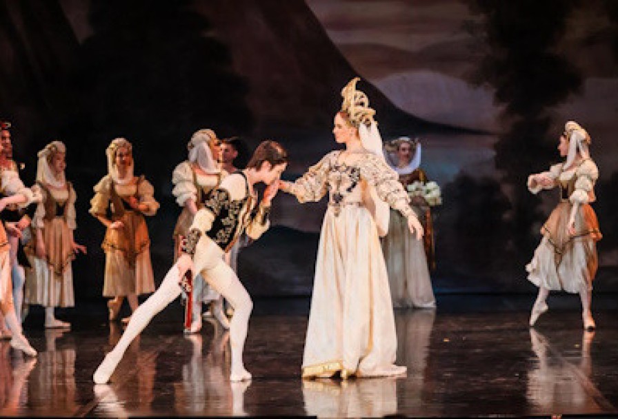 Лебединое Озеро