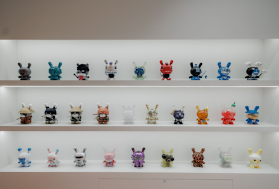 Super Toys. Внимание Искусство Внутри