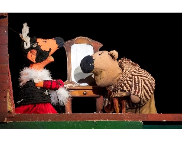 как Лиса Медведя Обманывала, да Потом Сама Попалась