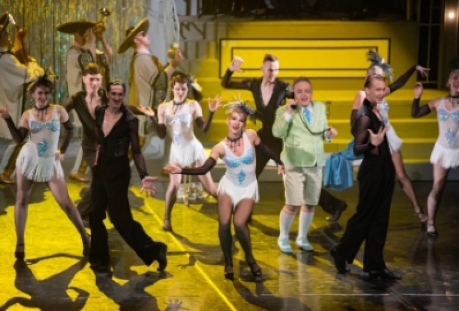 в Джазе Только Девушки