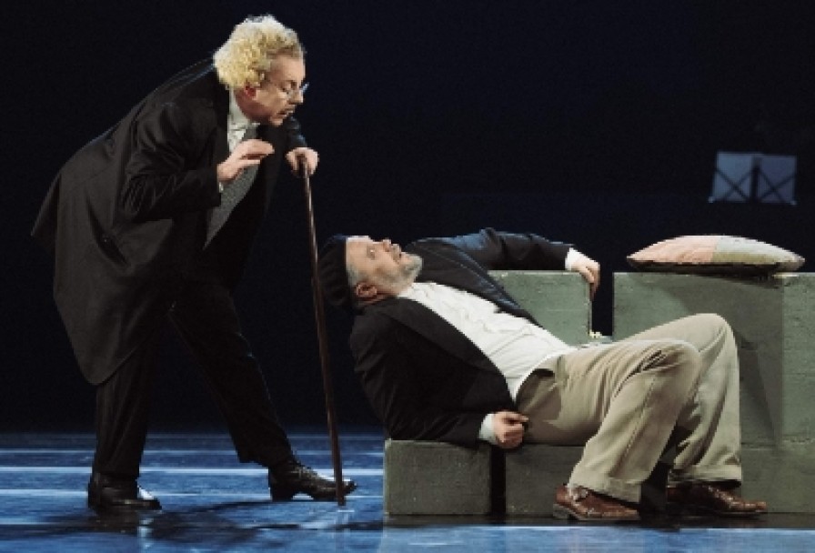 Ветер Шумит в Тополях