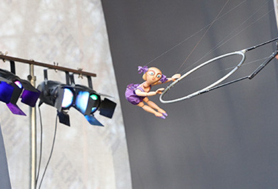 Цирк на Нитях