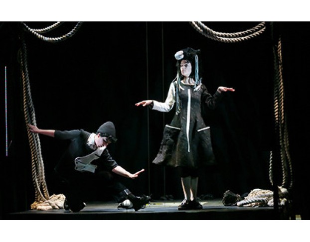 Лес, Ведьма и Горящий Шкаф