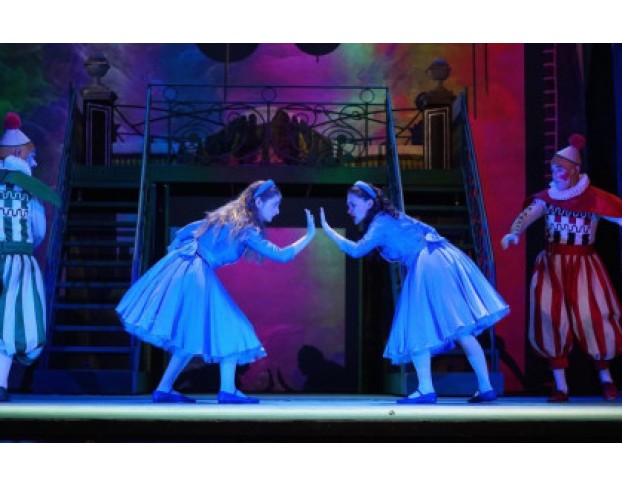 Алиса в Зазеркалье