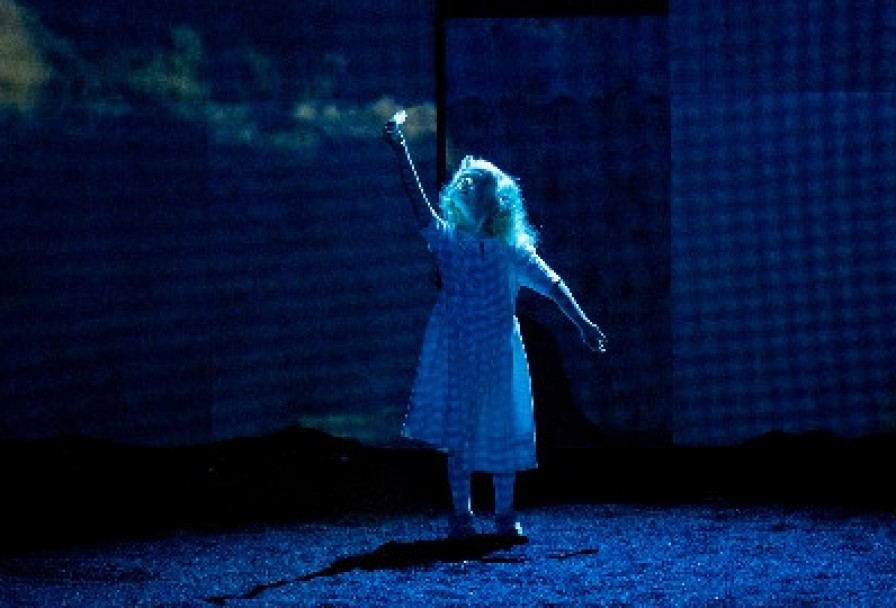 Человек в Закрытой Комнате