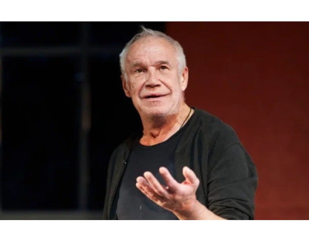 и Вас с Наступающим.