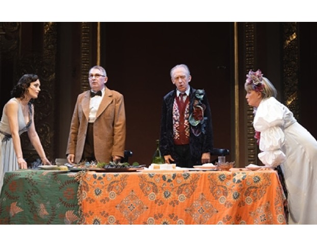 Семейный Шкаф и Его Обитатели