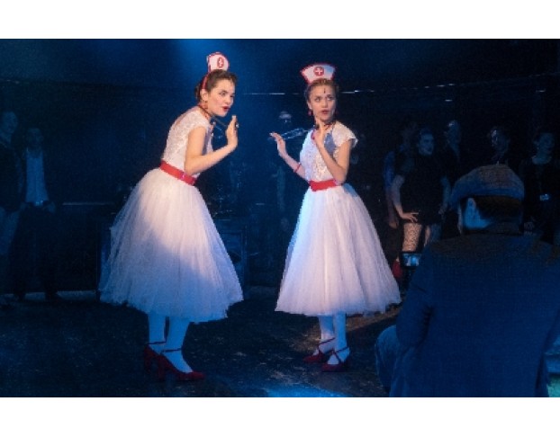 Загнанных Лошадей Пристреливают, не Правда ли?