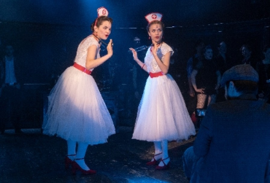 Загнанных Лошадей Пристреливают, не Правда ли?