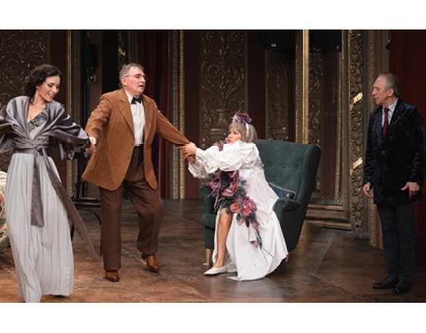 Семейный Шкаф и Его Обитатели