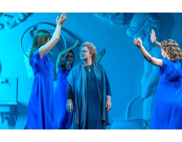 Семью Восемь