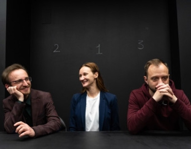 Лицом к Стене