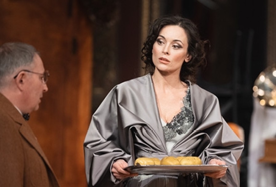 Семейный Шкаф и Его Обитатели