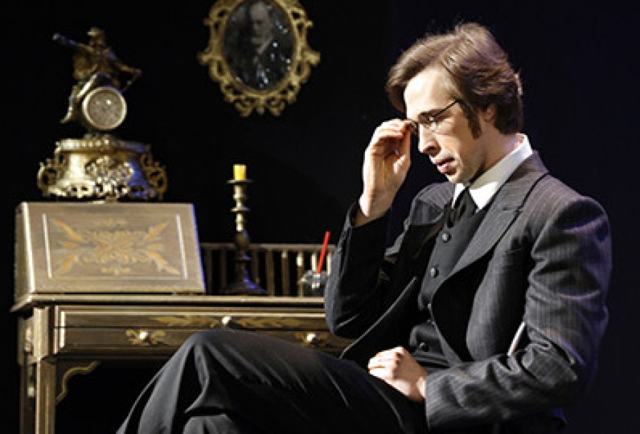 Три Товарища