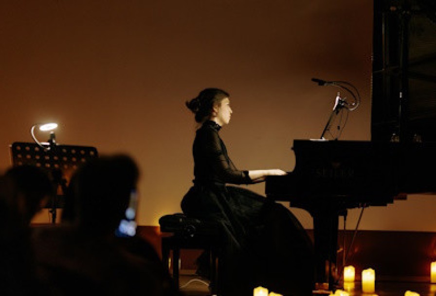 при Свечах Сергей Рахманинов