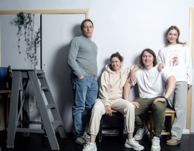 Медовый Месяц в Кукольном Доме