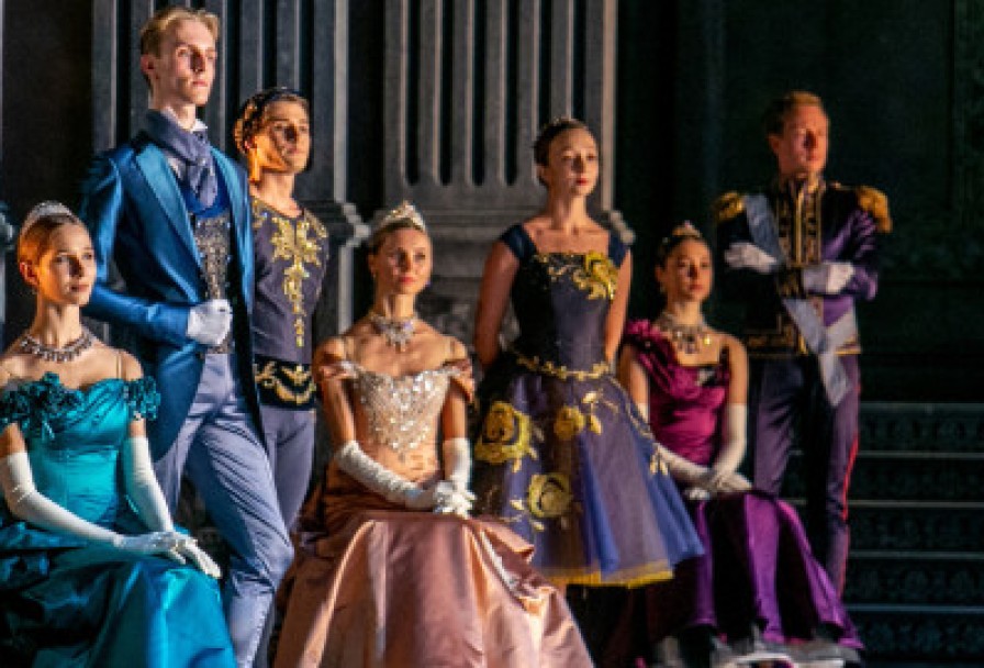 Лебединое Озеро