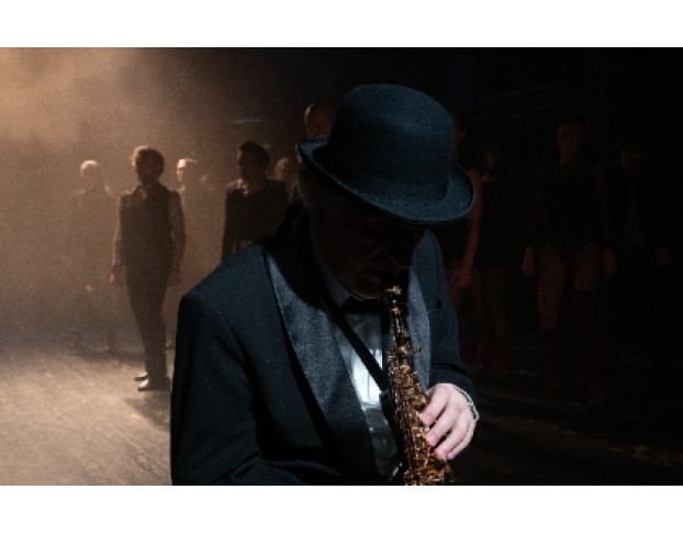 Загнанных Лошадей Пристреливают, не Правда ли?