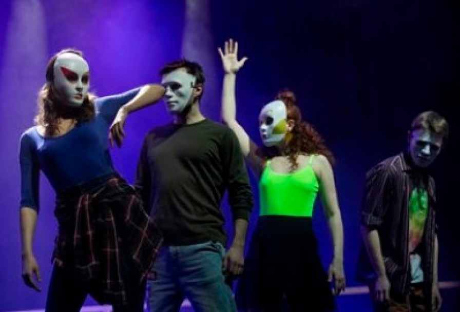 Почти Бродвейская История