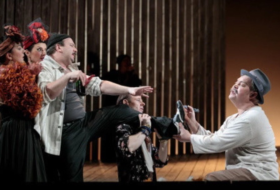 Анна в Тропиках