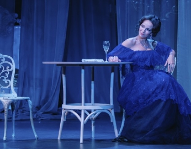 Дама с Камелиями