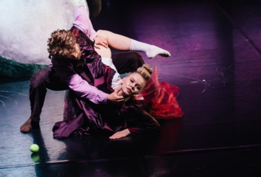 Девушка с Фарфоровыми Глазами