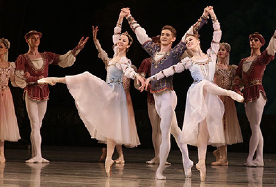 Лебединое Озеро