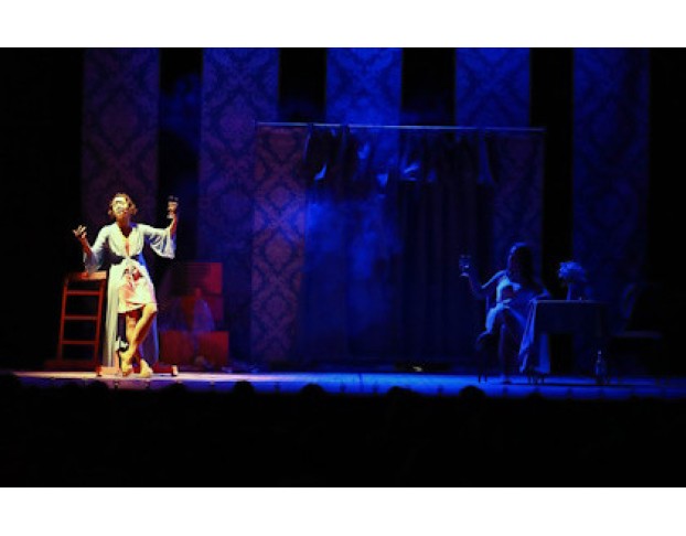 Пила Вино и Хохотала. Белое