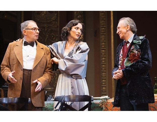 Семейный Шкаф и Его Обитатели