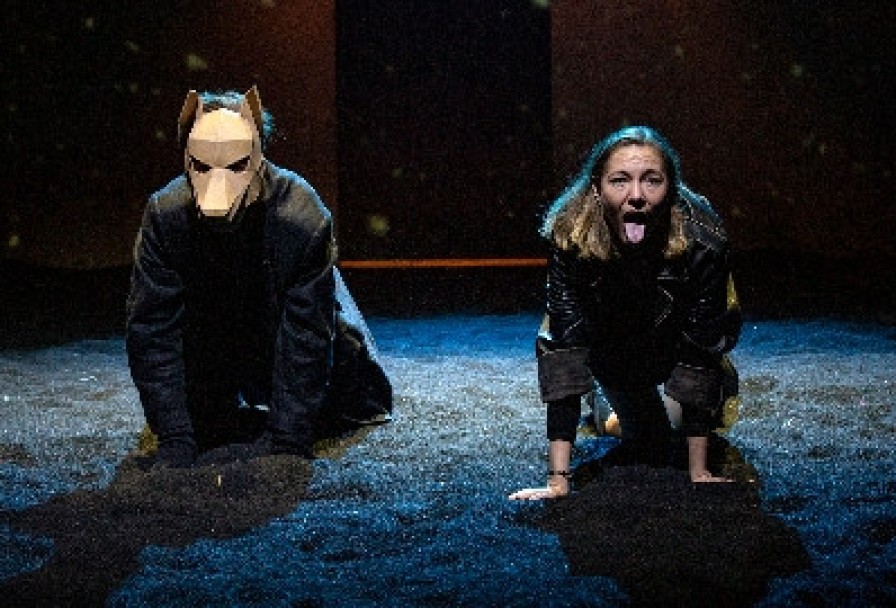 Человек в Закрытой Комнате