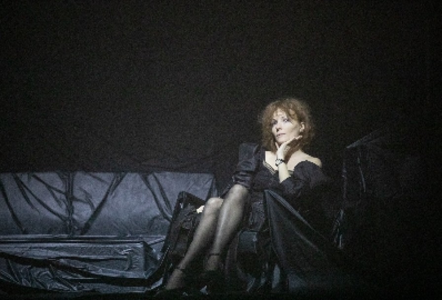 Молли Суини