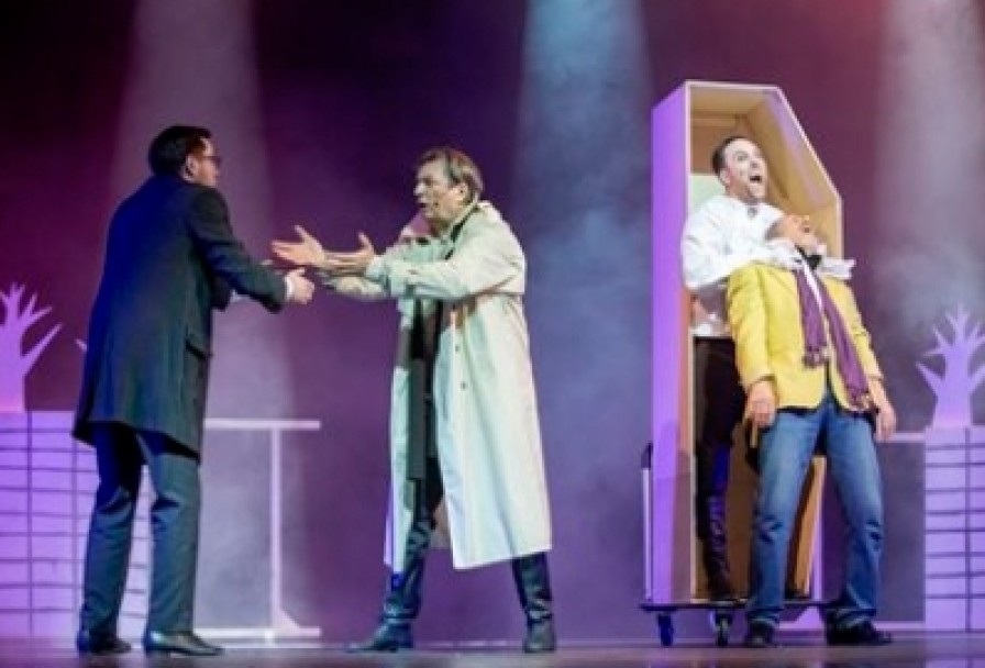 Почти Бродвейская История