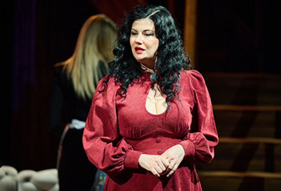 Восемь Женщин