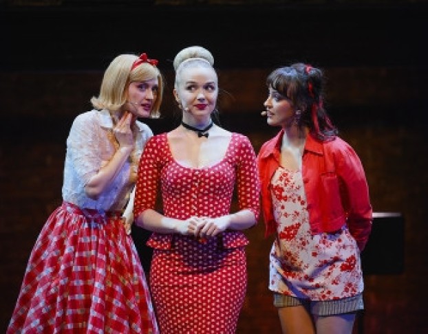 Восемь Женщин