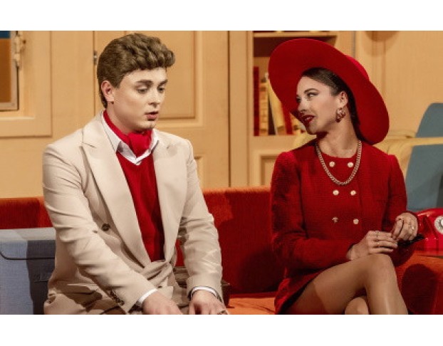 Шум за Сценой