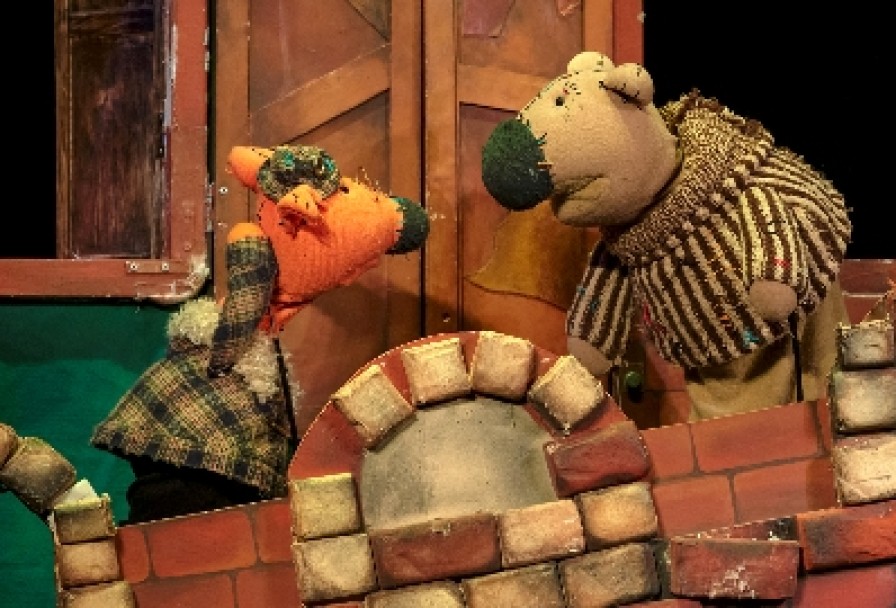 как Лиса Медведя Обманывала, да Потом Сама Попалась