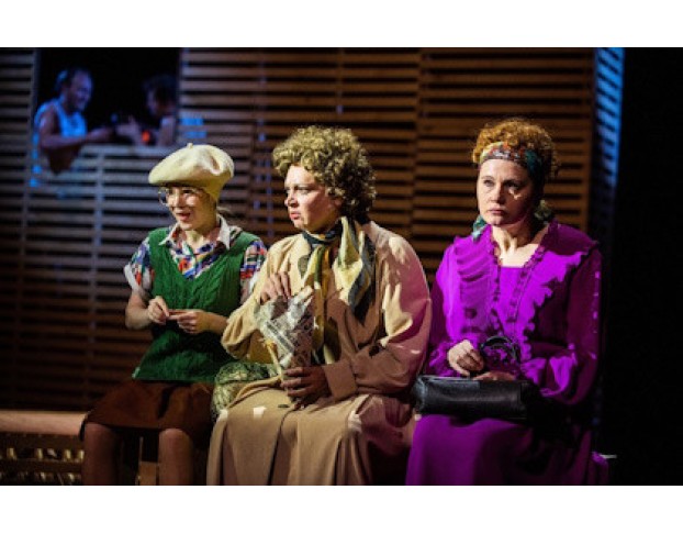 Одна Нога на Берегу, Другая – в Лодке