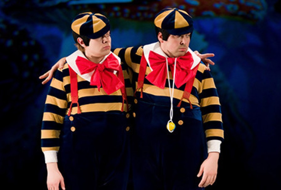 Алиса в Зазеркалье