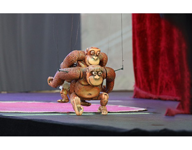 Цирк на Нитях