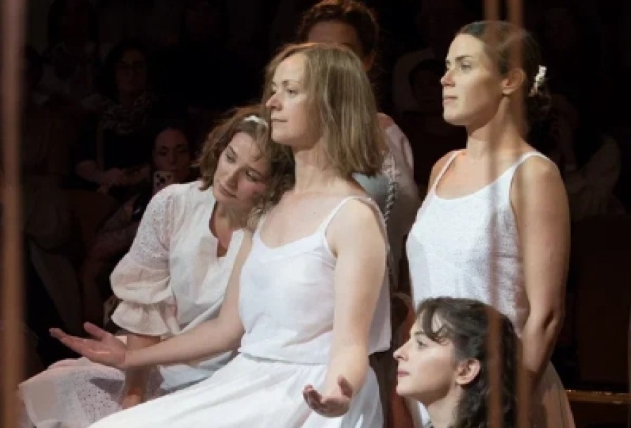 Дом Бернарды Альбы