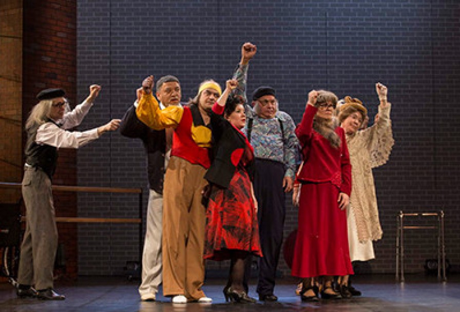 Очарованный Танцембию Пәрие