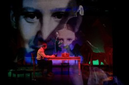 Лицо Сестры в Сиянии Стекла