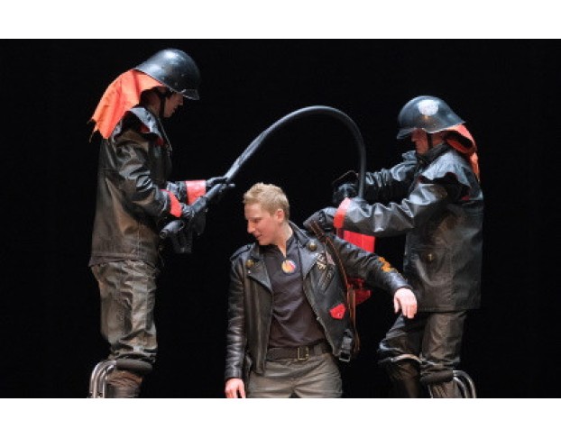 451 по Фаренгейту