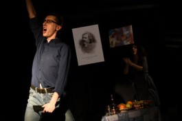 Двое в Комнате, не Считая Менделеева