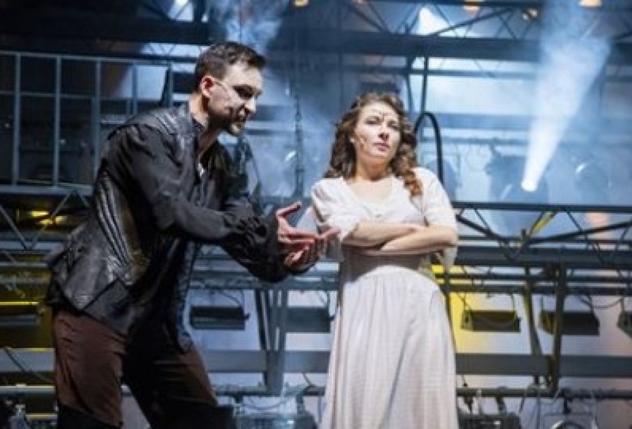 Почти Бродвейская История